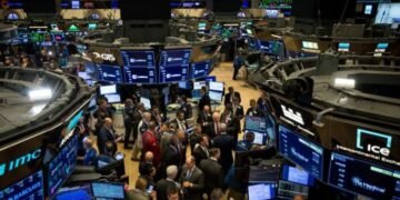 Wall Street Anjlok, IHSG Diproyeksi Rentan Koreksi meski Investor Asing Masih Net Buy