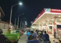 Antrean Panjang SPBU Ganggu Aktivitas dan Perekonomian