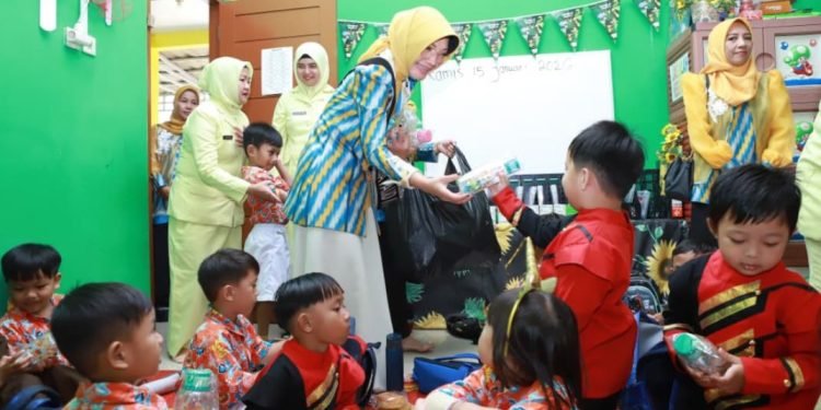 Bunda PAUD Pontianak Kunjungi TK Adhyaksa XI, Dorong Layanan PAUD Berkualitas