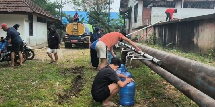 Krisis Air Bersih, Pemkot Tambah Titik Pengambilan Air Gratis untuk Masyarakat