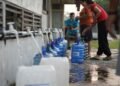 Warga Pontianak Terbantu Pengadaan Air Tawar Gratis