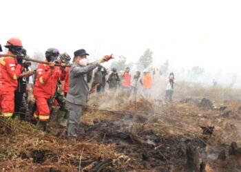 Tanggulangi Karhutla Kubu Raya, Gubernur Kalbar Perkuat Dukungan untuk Petugas dan Warga