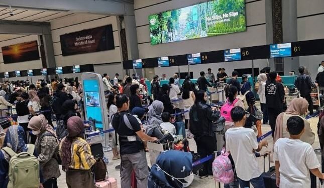 Erupsi Anak Krakatau Ganggu Penerbangan dan Pendidikan, 170 Ribu Penumpang Terdampak