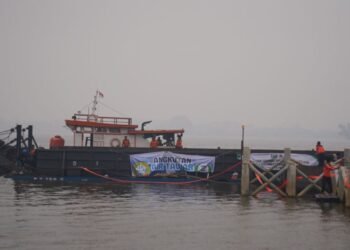 1,1 Juta Liter Air Tawar Tiba di Pontianak untuk Atasi Gangguan Air Baku