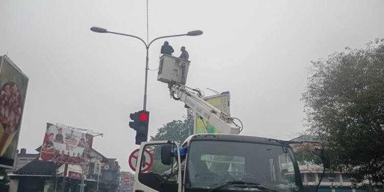 Pencurian Kabel Bikin Traffic Light Diponegoro-Gajah Mada Terganggu