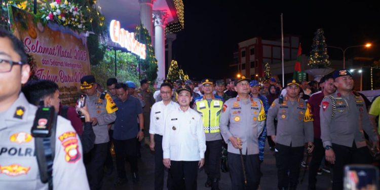 Malam Natal, Kapolda Kalbar dan Forkopimda Tinjau Pos Pengamanan di Pontianak