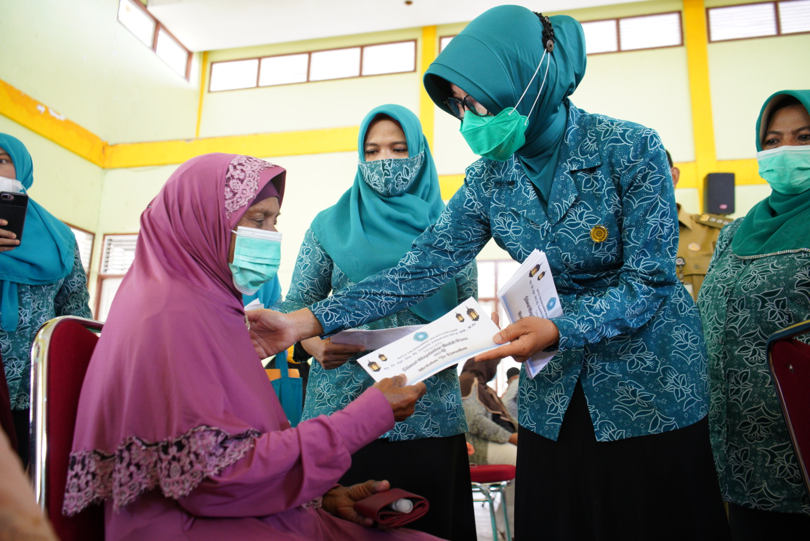 Bantu Ekonomi Dhuafa di 6 Kecamatan, TP PKK Kota Pontianak Salurkan Secara Bertahap di Pontura