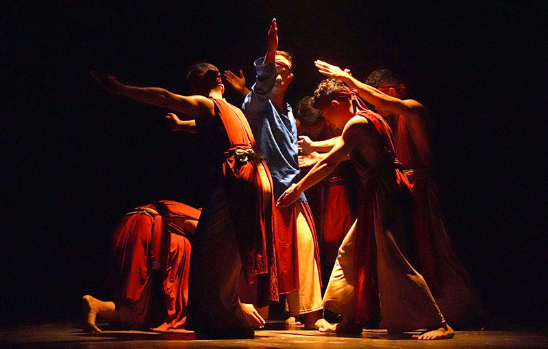 Pertunjukan Tari ‘Cerita Tentang Surga’: Sentuhan Keindahan dan Emosi di Panggung Pontianak