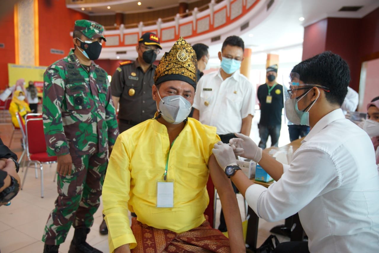 Target Vaksinasi 450 Ribu Warga, Walkot Pontianak Imbau Anak Ajak Ortu Divaksin