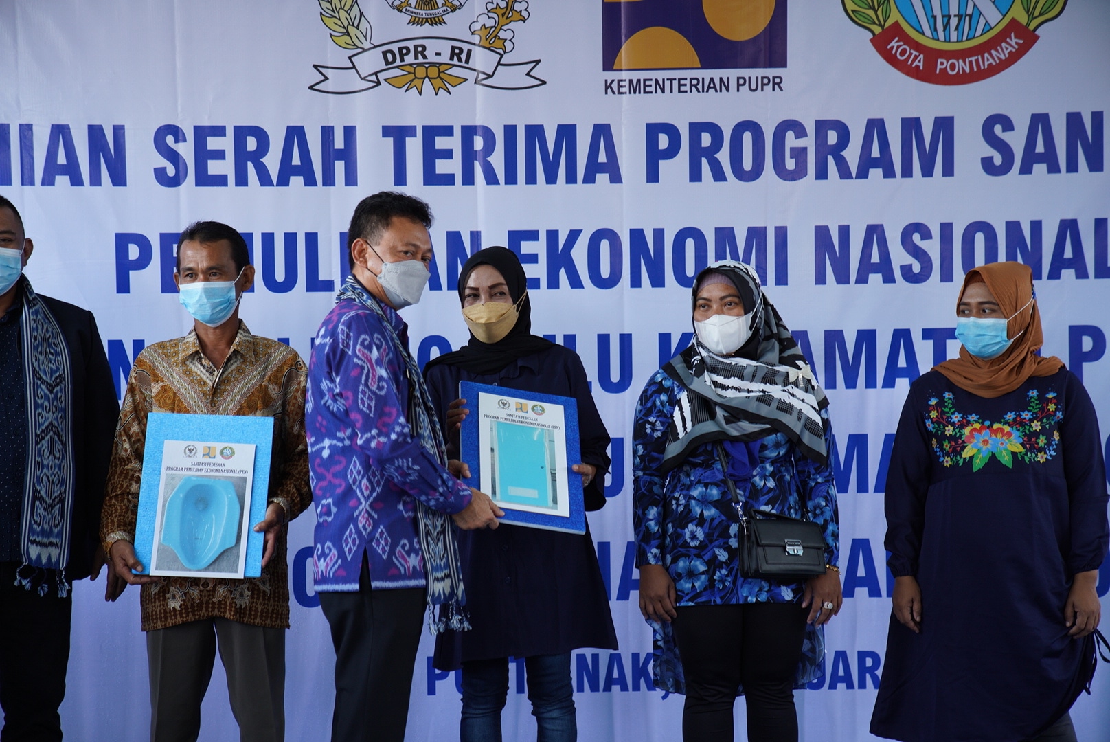 Tuntaskan Sanitasi di Siantan Hulu dan Tanjung Hulu
