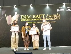 Tenun Sidan Kapuas Hulu Juara Nasional Kategori Tekstil dan Best Of The Best INACRAFT Award 2022