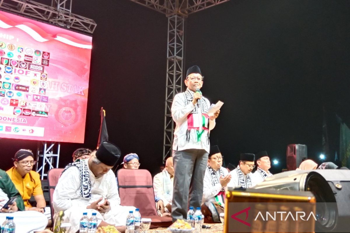 Mahfud MD pimpin doa untuk warga Palestina di tempat tempat Ponpes Minggir Sleman