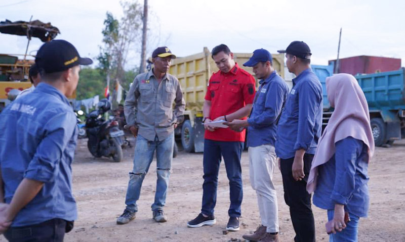 Bupati Kapuas Hulu Tinjau Proyek Peningkatan Infrastruktur di Desa Selaup