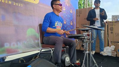 Wali Kota Pontianak Tunjukkan Bakat Musiknya di Acara Fun Walk HUT ke-52 Korpri