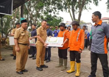 Pemkot Pontianak Beri Penghargaan kepada 50 Petugas Kebersihan, Masing-Masing Terima Rp1,5 Juta