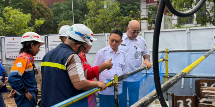 Jalan Tanjungpura Amblas Diduga Akibat Proyek SPALD-T, Edi Kamtono Minta Segera Diperbaiki
