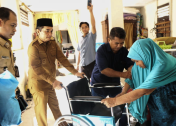 Perkuat Pelayanan Sosial bagi Lansia dan Penyandang Disabilitas, Pemkot Pontianak Salurkan Bantuan Alat Bantu