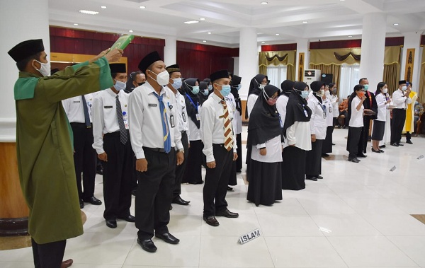 Wabup Mempawah Lantik 66 Kepsek SD dan SMP
