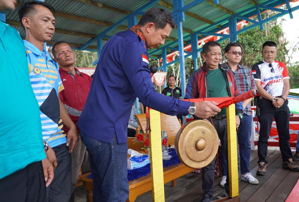 Turnamen Sepak Bola dan Bola Voli Orpebi Cup Desa Bakong Permai: Membangun Bakat dan Persaudaraan di Kapuas Hulu