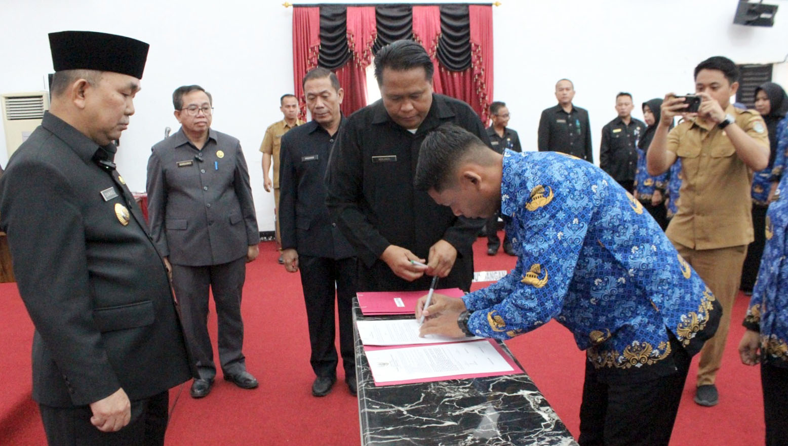 Lantik 267 PPPK Jabatan Fungsional Guru, Samuel Ingatkan Pentingnya Ketaatan ASN