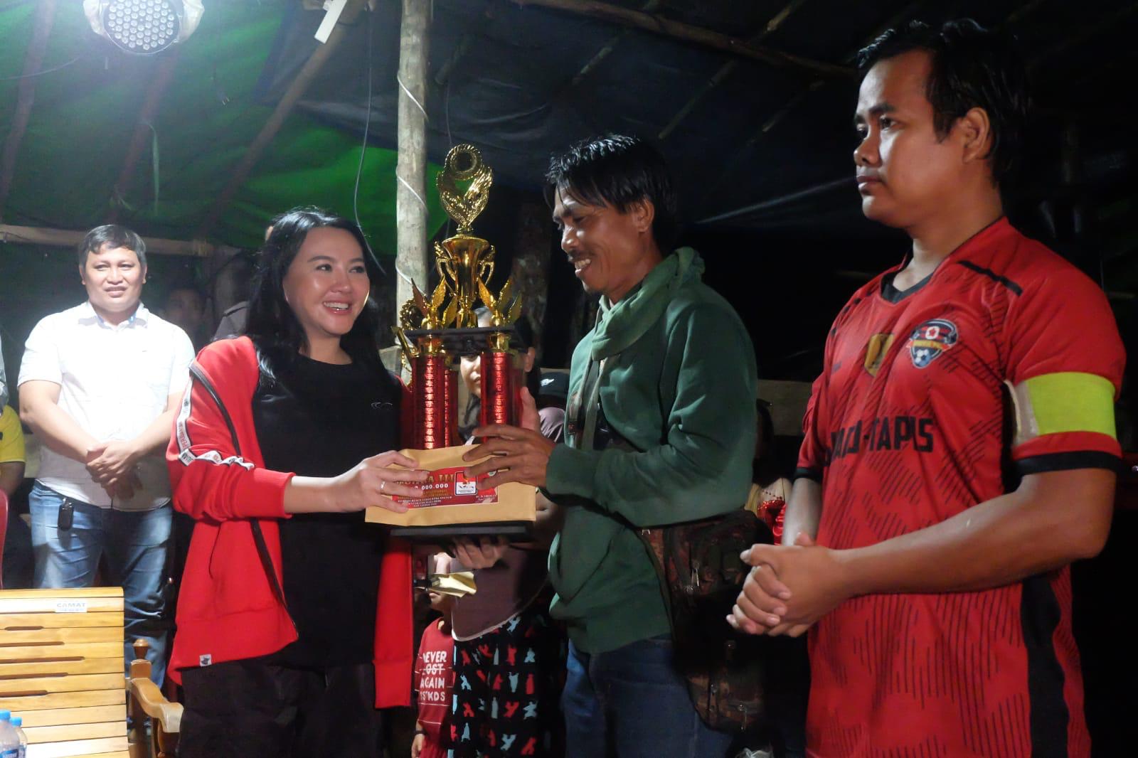 Karolin Siap Maju Menjadi Bupati Landak Periode 2024-2029