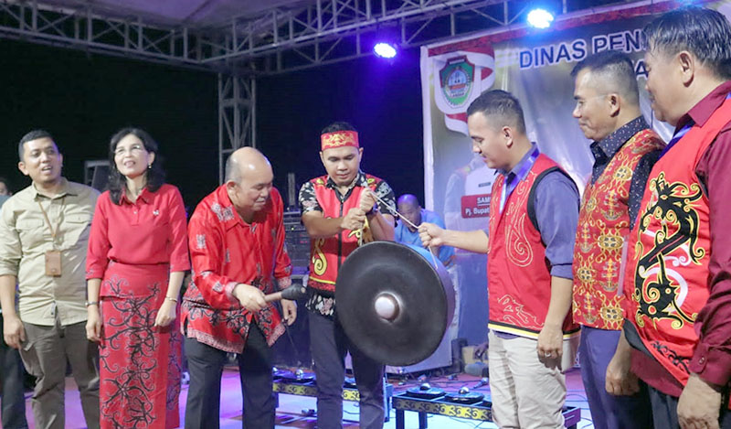 Festival Tari Jonggan Warnai Peringatan Hari Jadi Kabupaten Landak