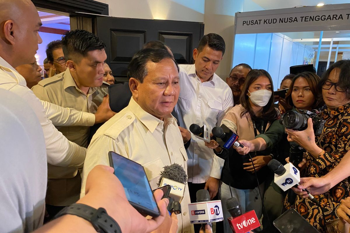 Prabowo sebut Erick tak boleh berpartisipasi di area area tim pemenangan akibat menteri