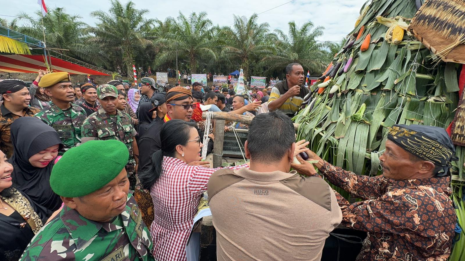 Festival Budaya Grebek Suro Jadi Simbol Keharmonisan Antar Etnis di Kabupaten Landak