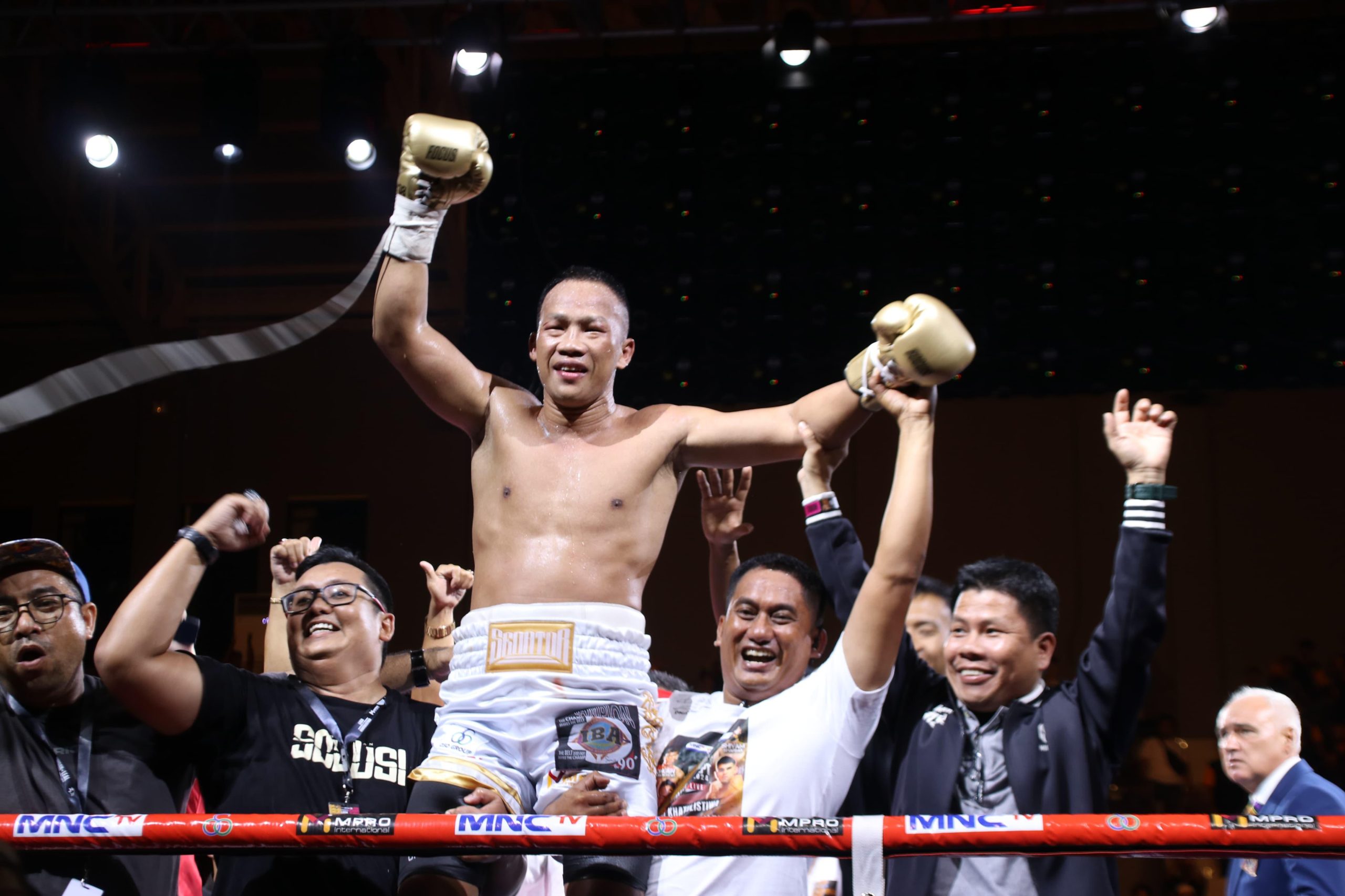 Petinju Daud Yordan Menang KO atas Lawannya Hernan Carrizo dari Argentina