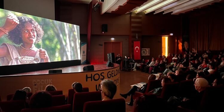 Film Teman Tegar: Maira Raih Penghargaan Internasional, Angkat Pesan Pelestarian Hutan Papua