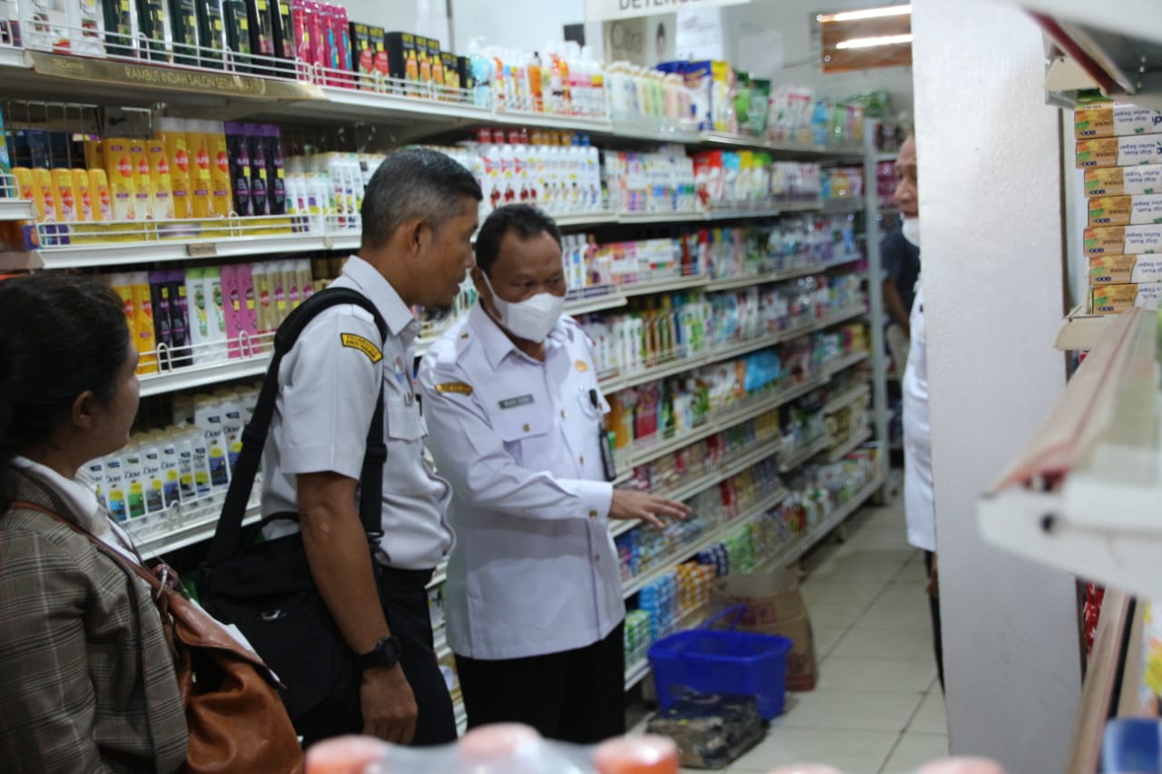 Sekda Kapuas Hulu Sidak Sejumlah Pusat Perdagangan di Putussibau