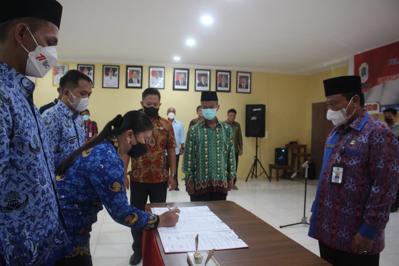 Penyegaran OPD, Sekda Kapuas Hulu Lantik 44 Pejabat Fungsional