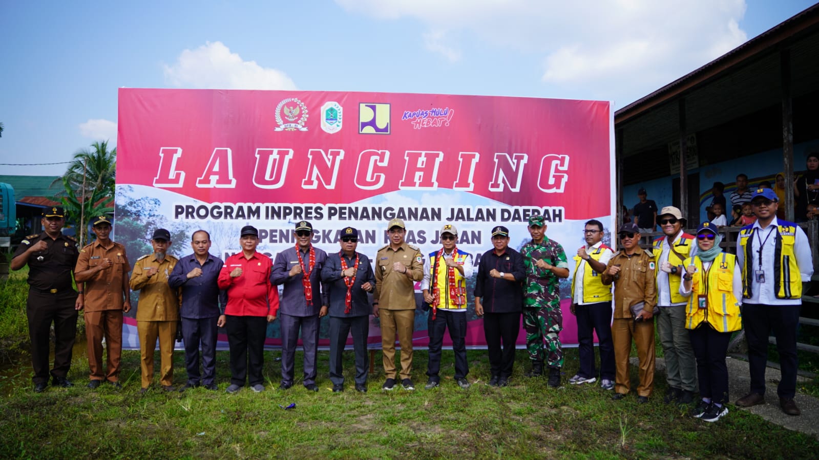 Peningkatan Jalan Nanga Manday-Nanga Embaloh Sepanjang 30,4 Km