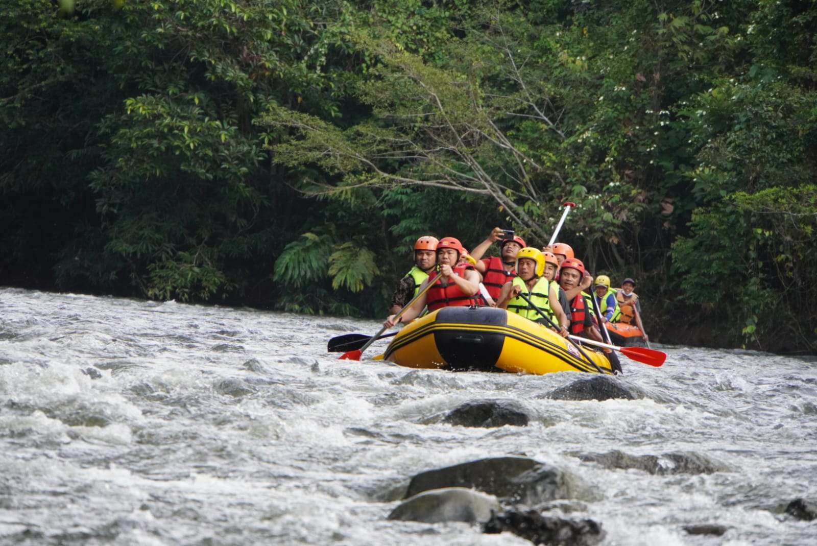 Sensasi Baru Wisata Arung Jeram Orotan Tundun Len