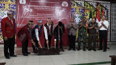 Kompak, Bupati Sis dan Wabup Wahyudi Buka Musyawarah IV Dewan Adat Dayak Kabupaten Kapuas Hulu