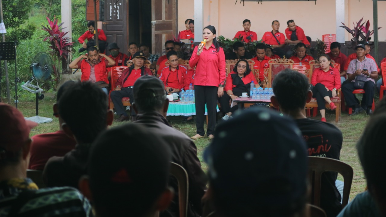 Konsolidasi di Mempawah Hulu, Karolin: 2024 Setiap Kecamatan PDIP Harus Punya Legislator Jembatani Aspirasi Rakyat di DPRD