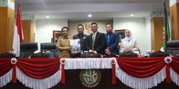 Wakil Wali Kota Pontianak Bahasan Tanggapi Pandangan Fraksi DPRD Soal APBD Perubahan 2025