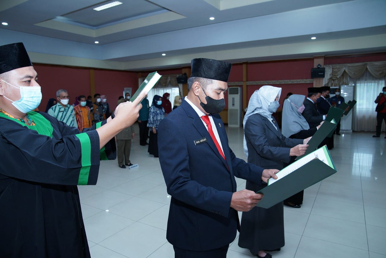 Wako Edi Rusdi Kamtono Lantik Lima Pejabat Eselon Dua