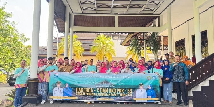 Sekda Pontianak Lepas Kontingen PKK ke Rakerda dan HKG ke-53 Tingkat Provinsi Kalbar
