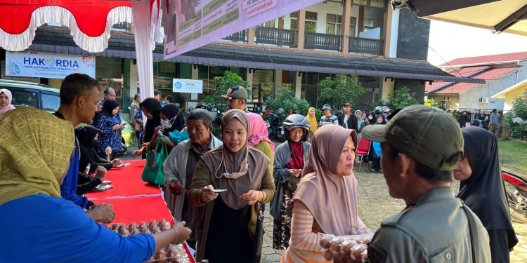 Operasi Pasar Murah Digelar di Pontianak Kota, DKUMP Sediakan 2.187 Paket Sembako