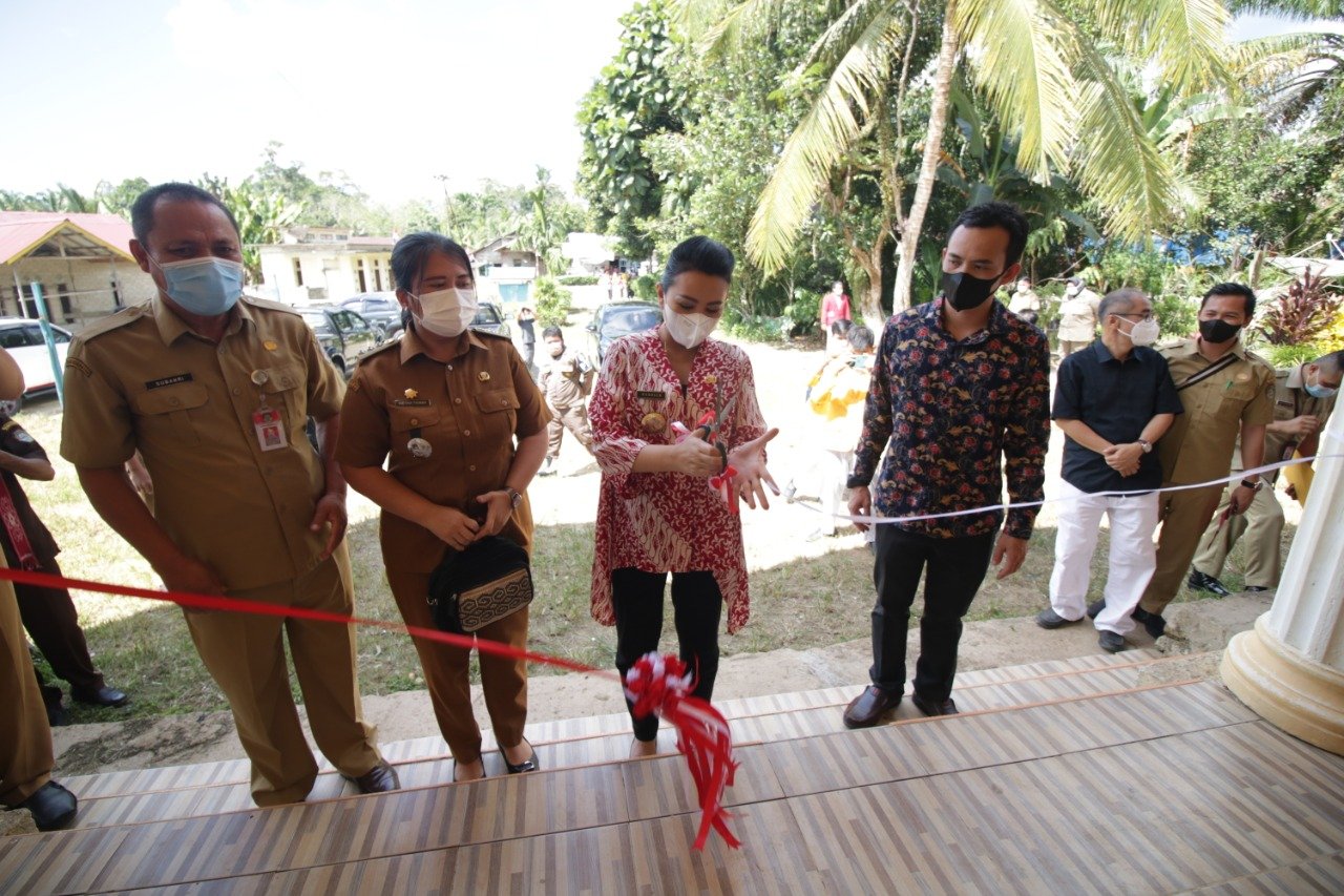 Karolin Buka PKL Dharma Insan Pontianak di Landak