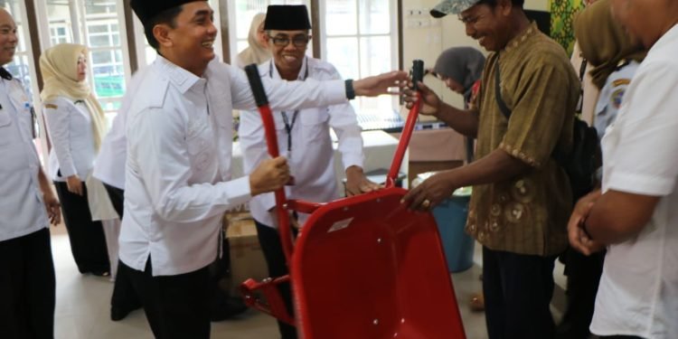 Pemkot Pontianak Distribusikan 67 Jenis Bantuan Barang kepada Warga