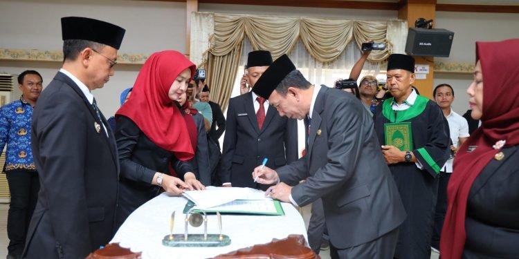 Wali Kota Pontianak Lantik Sembilan Pejabat Pimpinan Tinggi Pratama