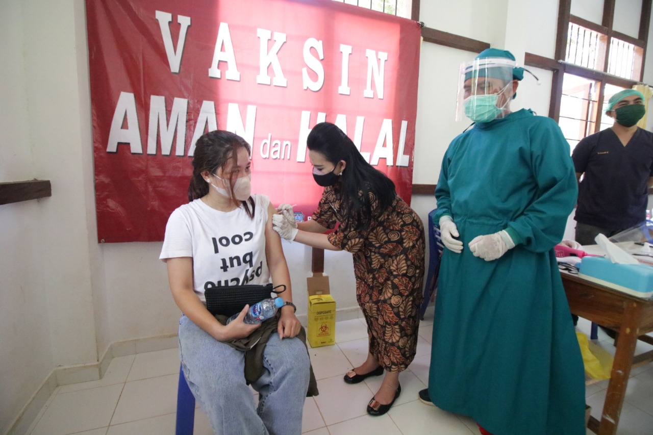 Vaksinasi Massal di Kabupaten Landak Sudah Capai 10 Persen
