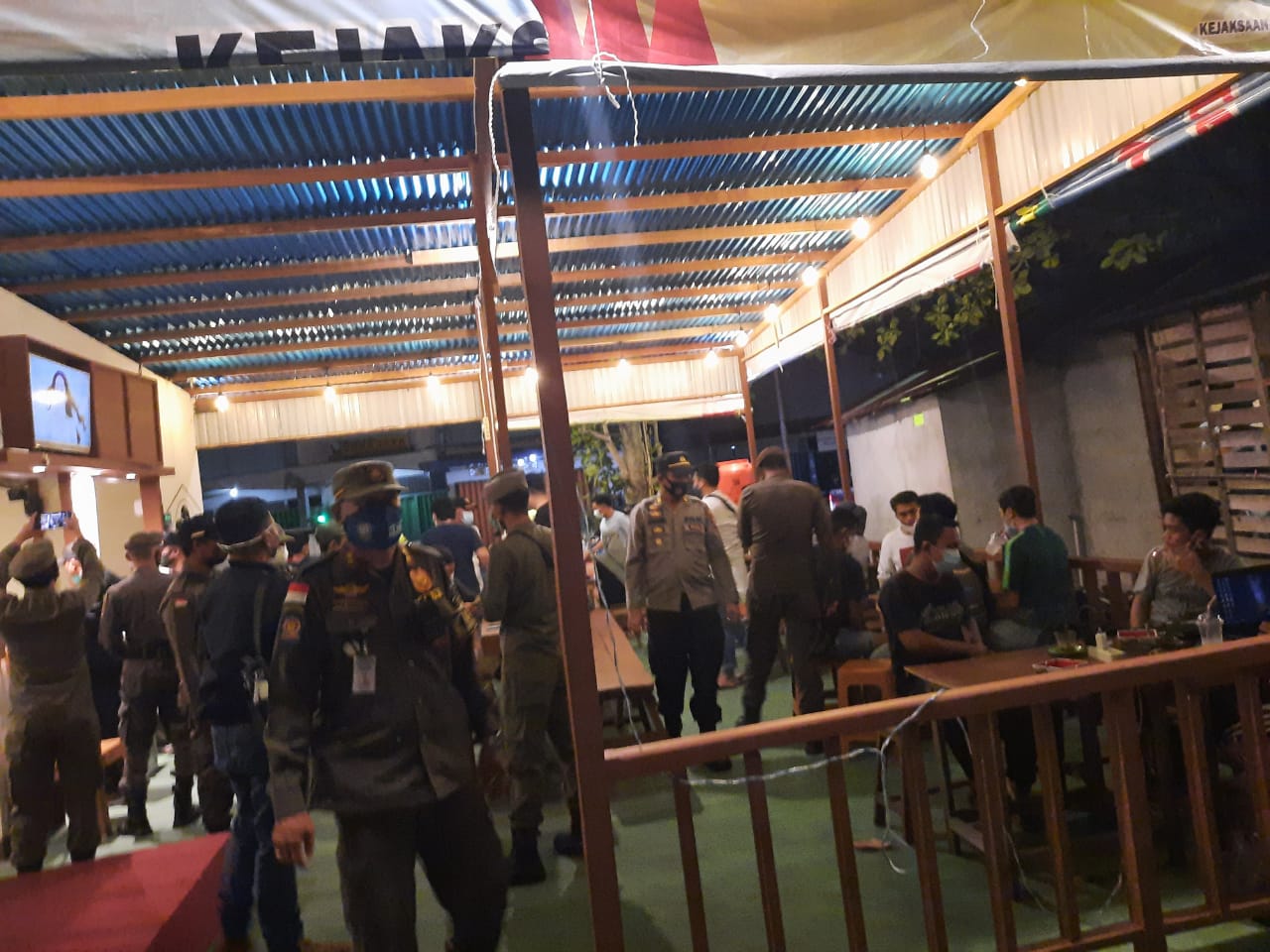 Satgas COVID-19 Ketapang Tindak Tegas Aktivitas Usaha yang Langgar Ketentuan