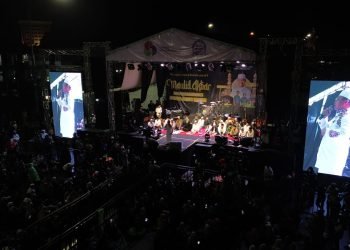 Ribuan Warga Hadiri Maulid Akbar di Pontianak, Ustaz Das’ad Latif Ajak Umat Perkuat Cinta Rasulullah