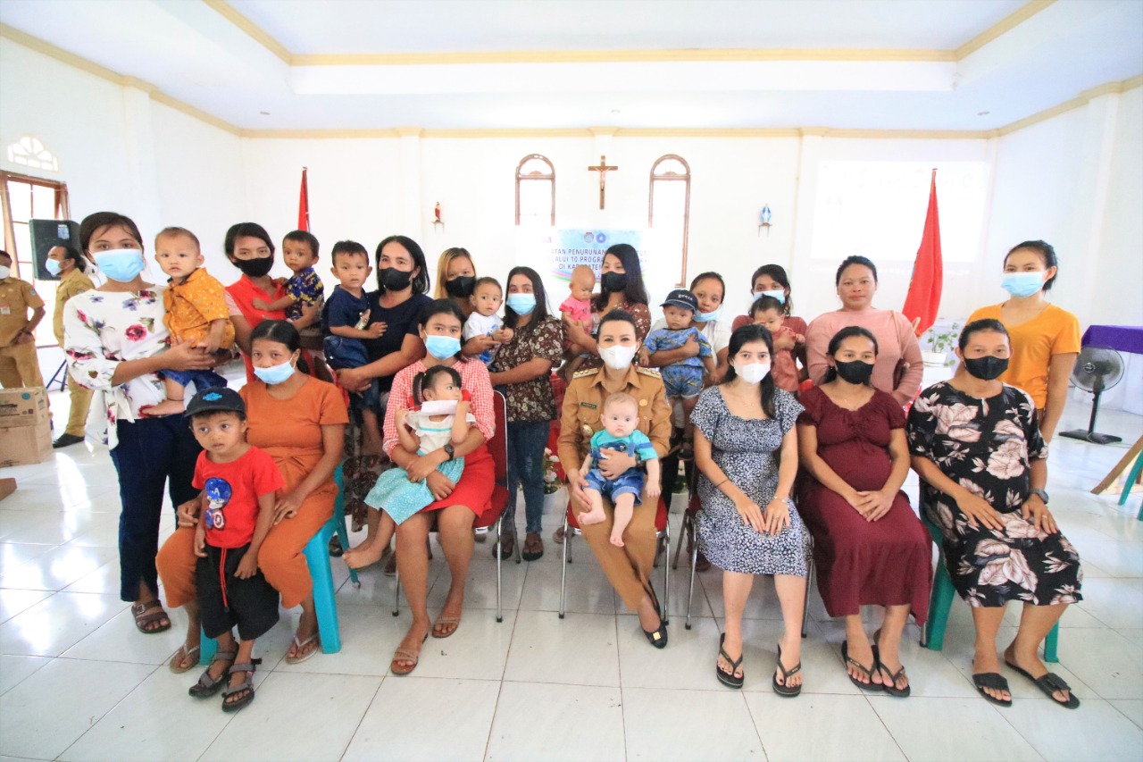 Bupati Landak Sosialisasi Penurunan Angka Stunting Desa Ambarang