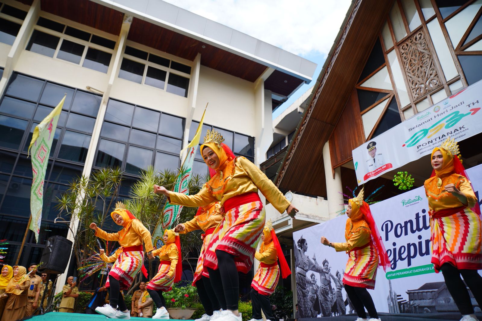 Lestarikan Budaya Melayu, Pemkot Pontianak Gelar Lomba Berjepin Antar ASN