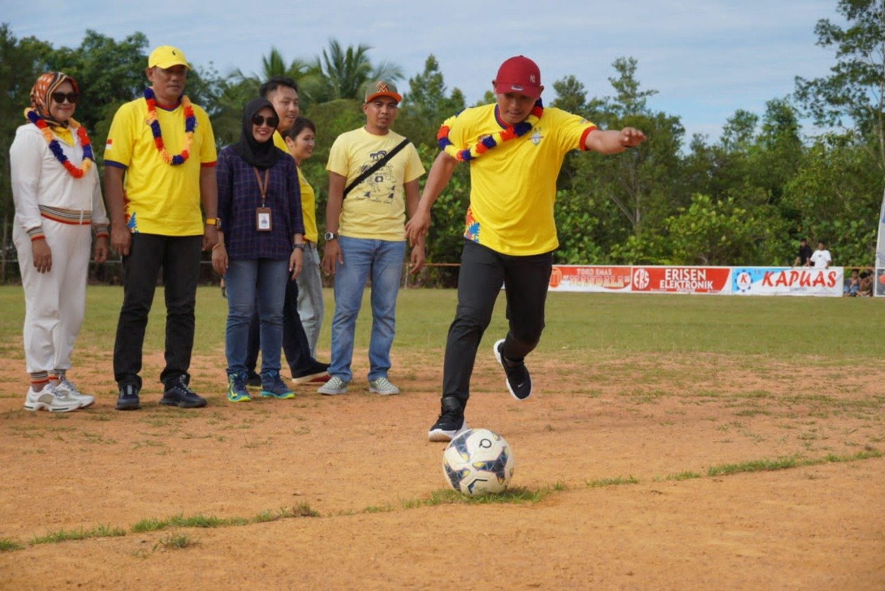 Turnamen Sepakbola Angkasa Cup Kecamatan Semitau