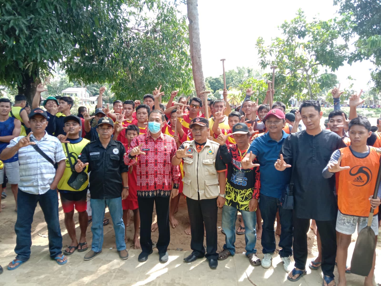 Sekda Landak Buka Lomba Perahu Dragon Boat Cup I